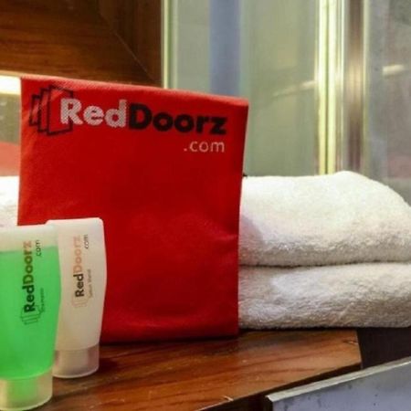מלון בנדונג Reddoorz @ Surapati מראה חיצוני תמונה