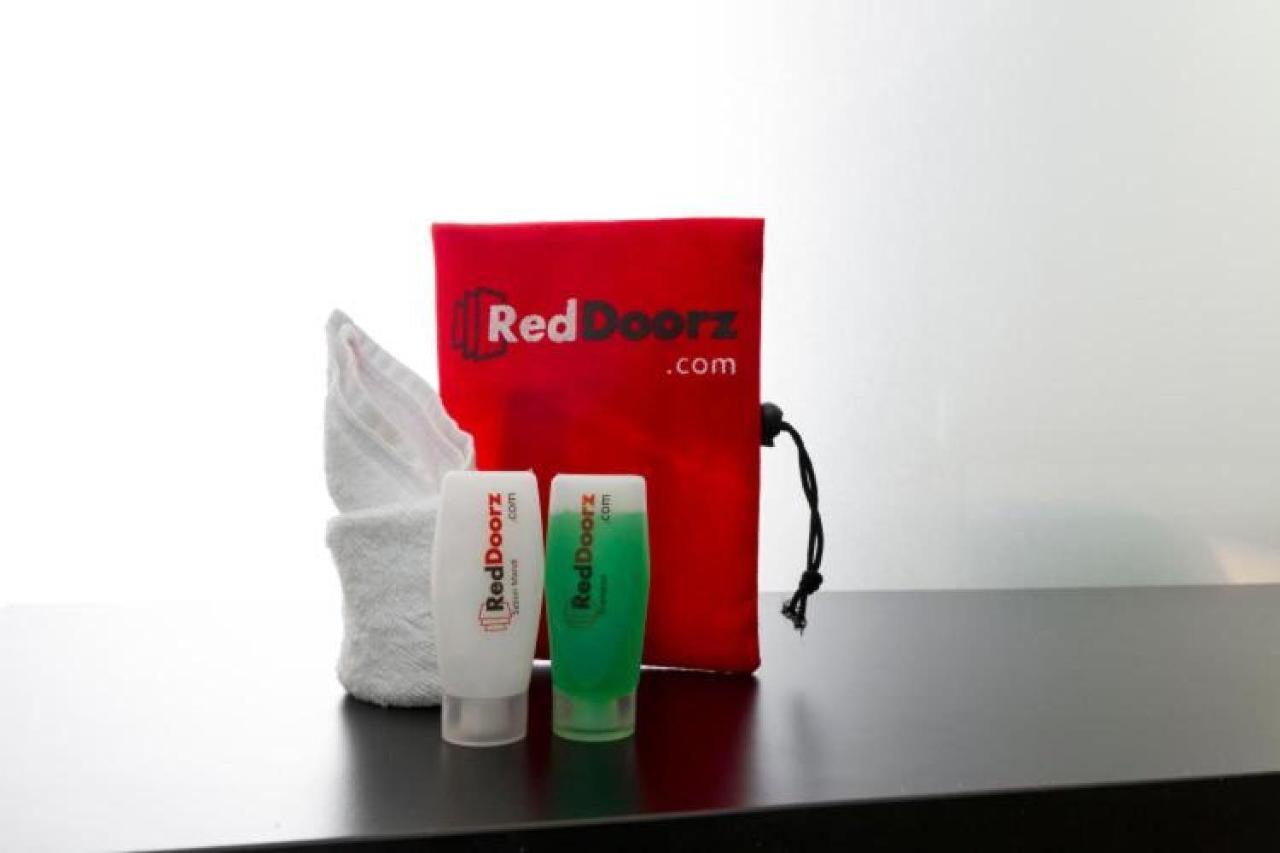 מלון בנדונג Reddoorz @ Surapati מראה חיצוני תמונה